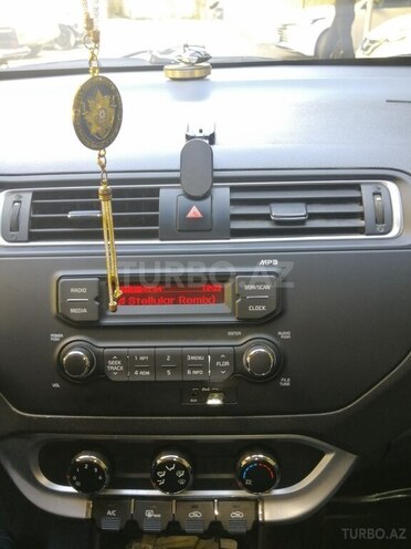 Kia Rio-7
