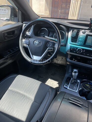 Toyota Highlander-3
