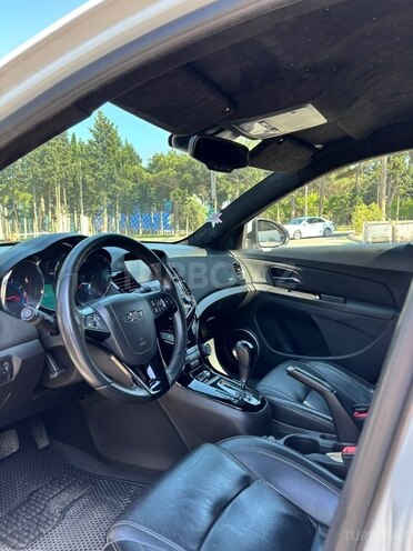 Chevrolet Cruze-11