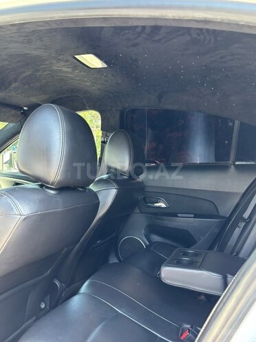 Chevrolet Cruze-16
