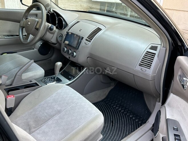 Nissan Altima-10