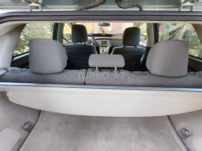 Toyota Prius-9