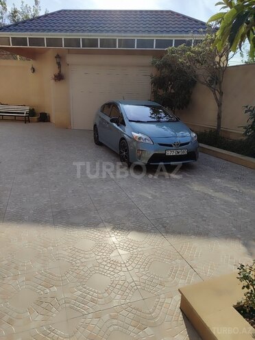 Toyota Prius-2