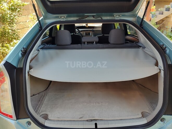 Toyota Prius-11
