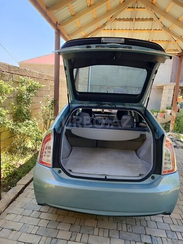 Toyota Prius-8