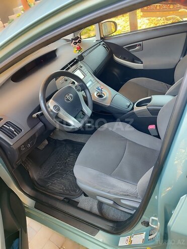 Toyota Prius-17