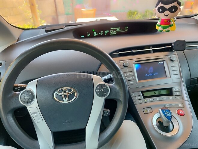 Toyota Prius-14