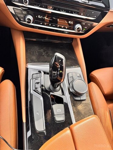 BMW 530-12