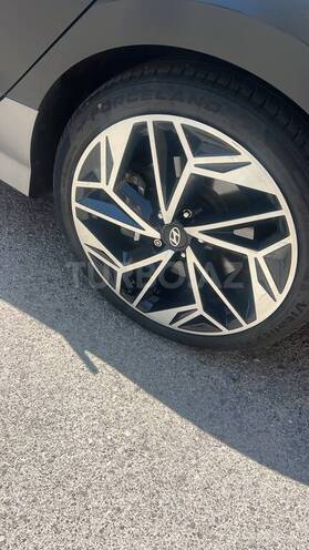 Hyundai IONIQ 6-11