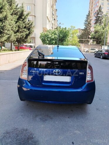 Toyota Prius-4