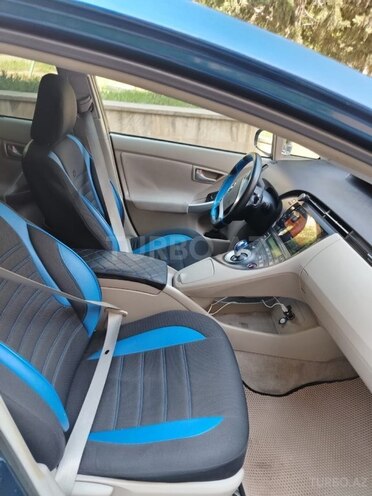 Toyota Prius-10