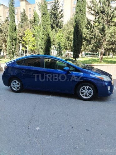 Toyota Prius-8