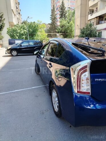Toyota Prius-7