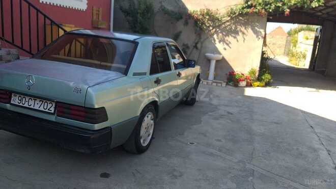 Mercedes 190-4