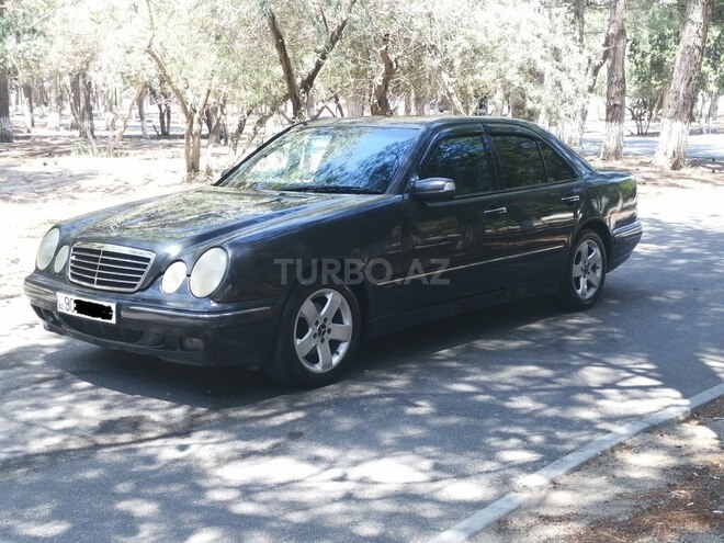 Mercedes E 240-5