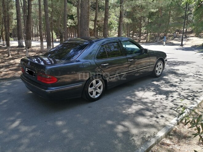 Mercedes E 240-7