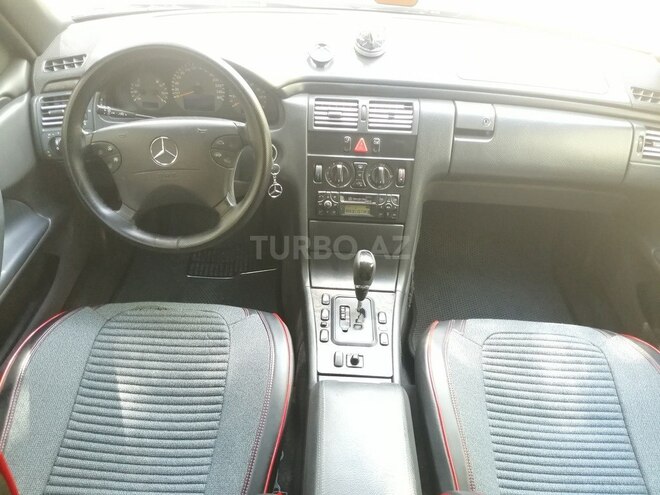 Mercedes E 240-8