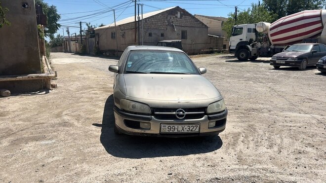 Opel Omega-1
