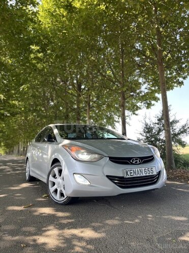 Hyundai Elantra-2