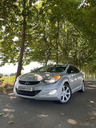 Hyundai Elantra-1