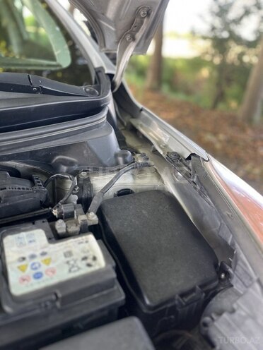 Hyundai Elantra-16