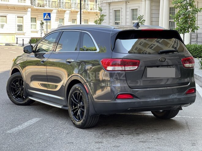 Kia Sorento-13