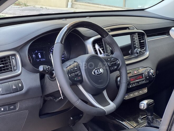 Kia Sorento-19