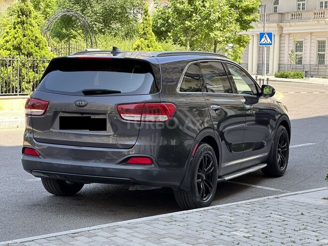Kia Sorento-12