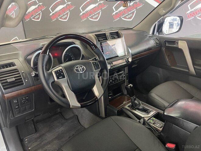 Toyota Land Cruiser Prado-12