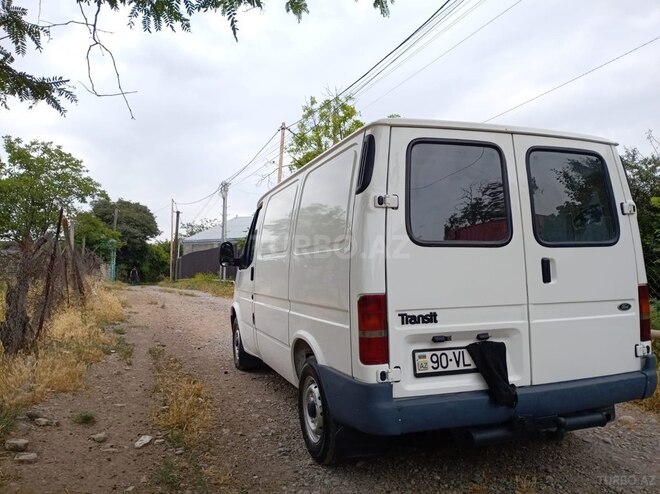 Ford Transit-6