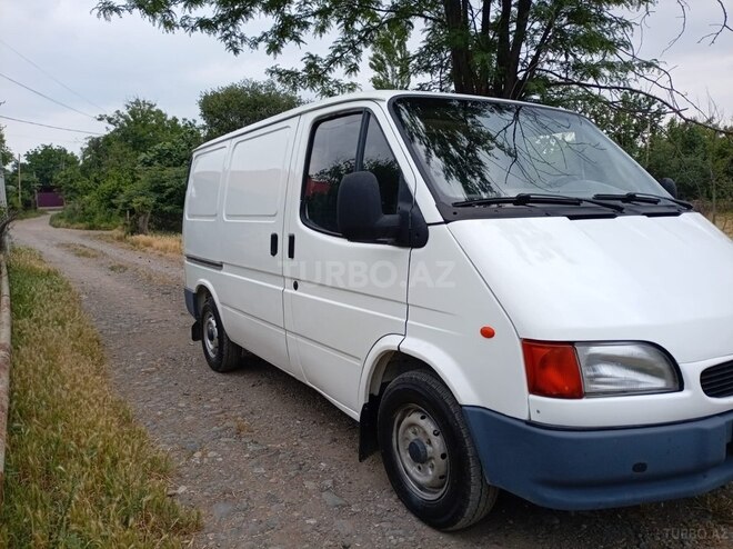 Ford Transit-2