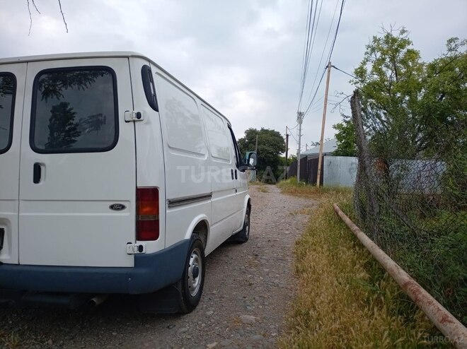 Ford Transit-7
