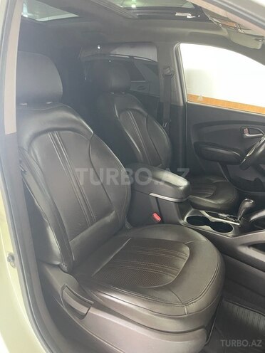 Hyundai ix35-12