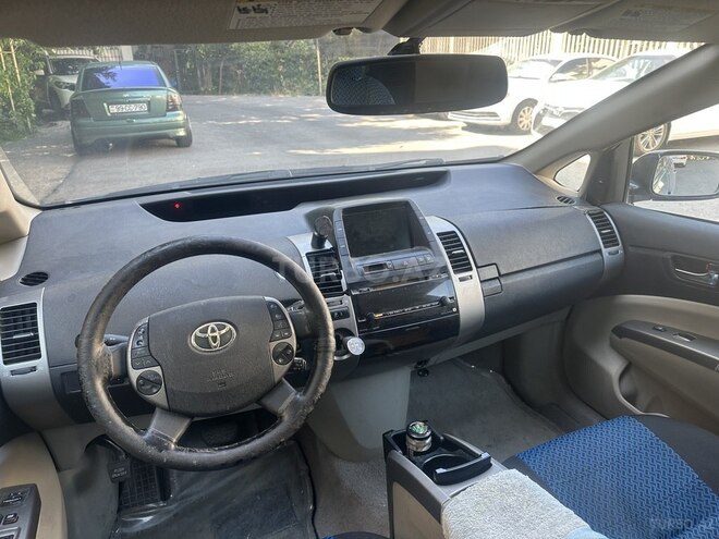 Toyota Prius-7