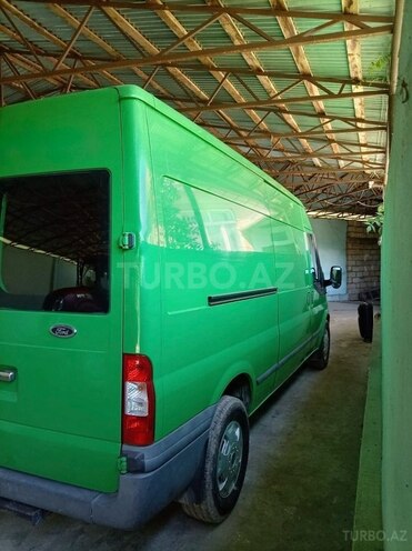 Ford Transit-5