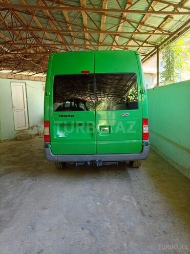 Ford Transit-6