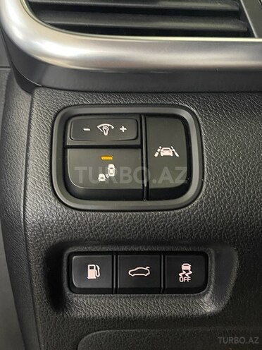 Kia K5-17