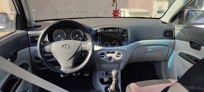 Hyundai Accent-8