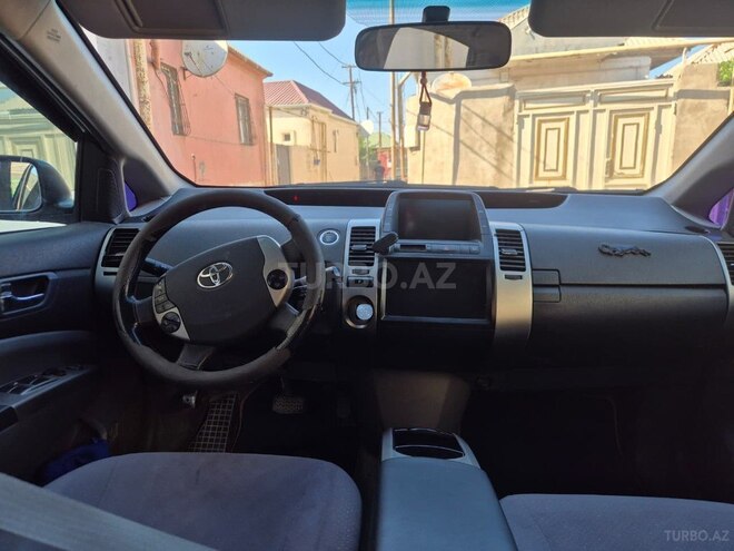 Toyota Prius-11