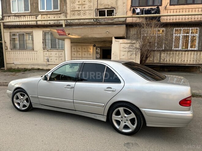 Mercedes E 220-4
