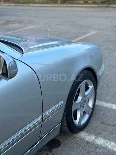 Mercedes E 220-10