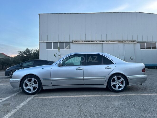 Mercedes E 220-3