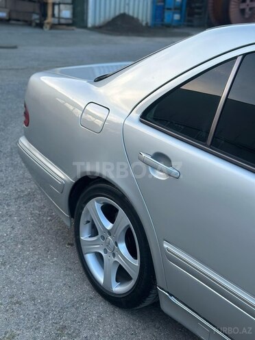 Mercedes E 220-7
