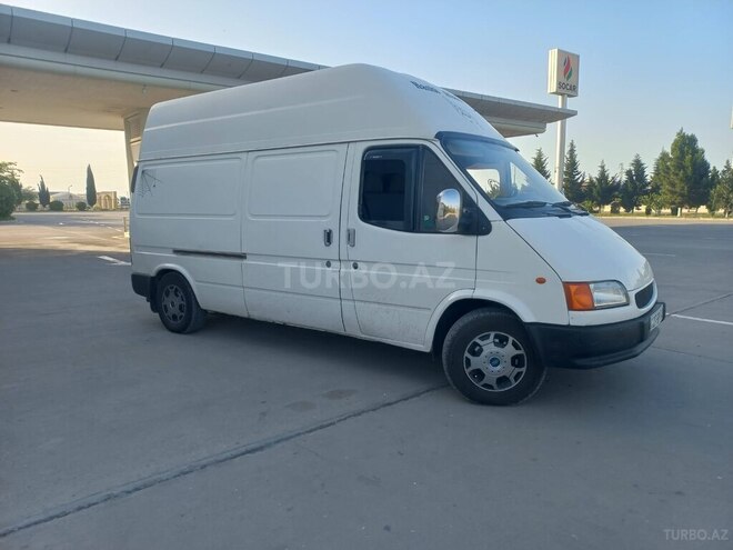 Ford Transit-8