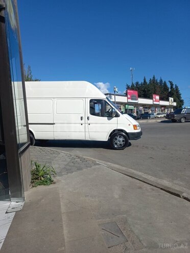 Ford Transit-10