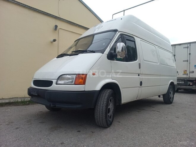 Ford Transit-5