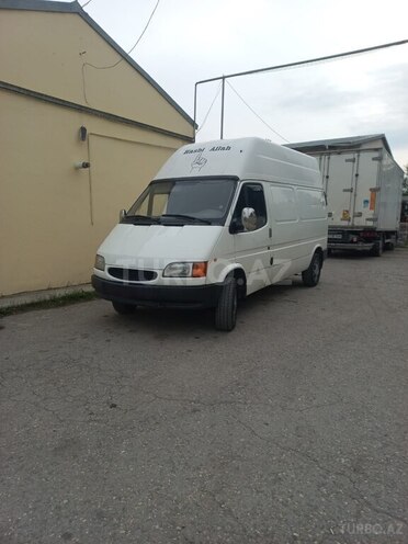 Ford Transit-6