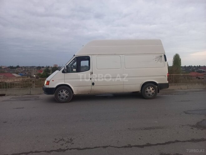 Ford Transit-11