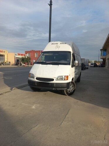 Ford Transit-13