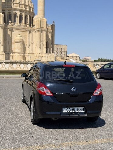 Nissan Tiida-8